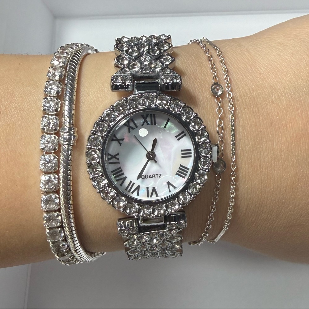 Elegant Silver Popular Roman Steel Belt Quartz Women's Watch - Picture 3 of 6
